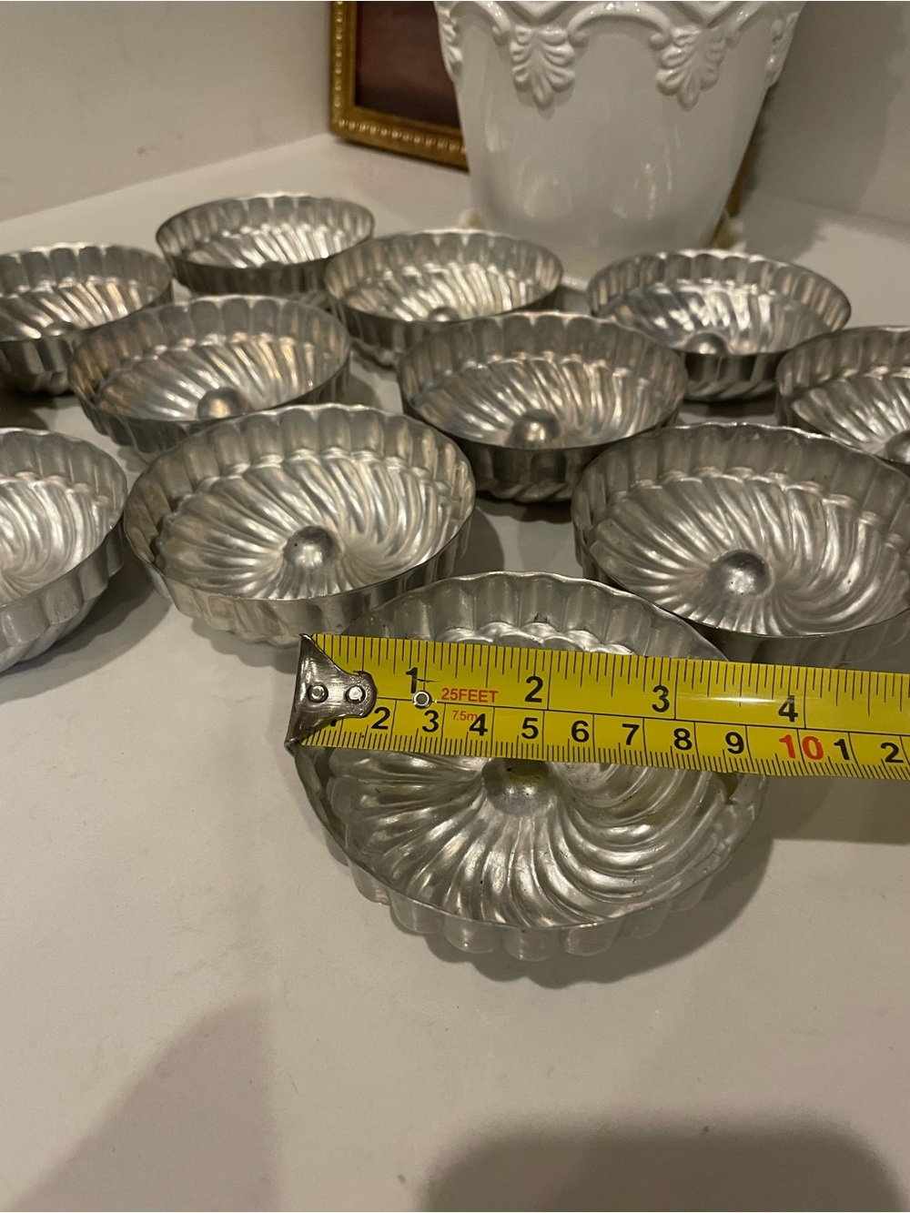 Set of 12 Vintage Swirled Aluminum Tartlet / Jelly Molds - Silver - Picture 3 of 5